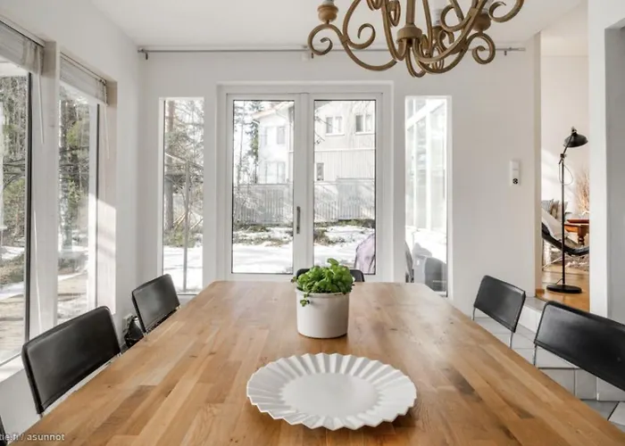 Apartment Kanerva, Grand Design -style By The Sea! Storsvik