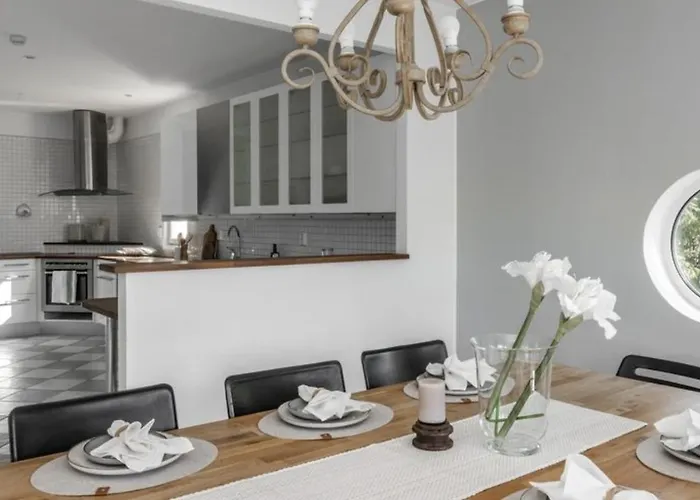 Kanerva, Grand Design -style By The Sea! *